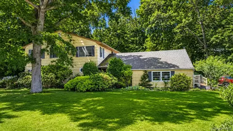 14 Tall Tree Ln, Rocky Point, NY 11778