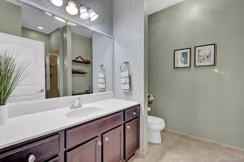 Bath - 10 Lager Ln, Patchogue, NY 11772 photo 2 of 3