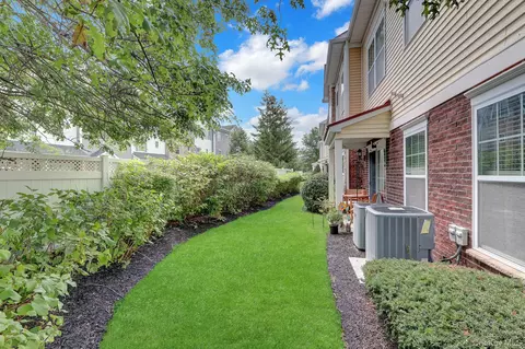 Exterior - 10 Lager Ln, Patchogue, NY 11772 photo 3 of 4