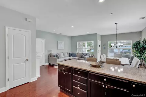 Entry Way - 10 Lager Ln, Patchogue, NY 11772 photo 2 of 2