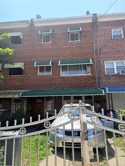 445 Effingham Ave, New York, NY 10473