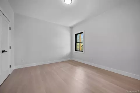 Bedroom - 98 Fox Hill Rd, Wallkill, NY 12589 photo 2 of 10