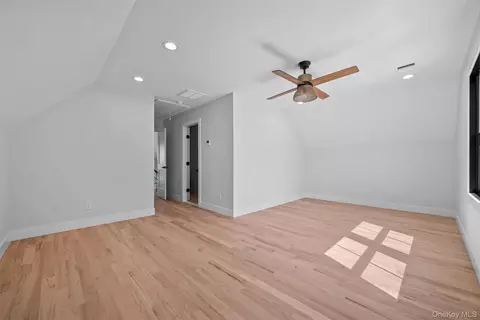 Bedroom - 98 Fox Hill Rd, Wallkill, NY 12589 photo 8 of 10