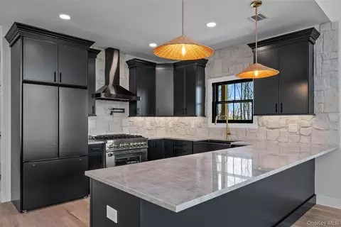 Kitchen - 98 Fox Hill Rd, Wallkill, NY 12589 photo 1 of 4