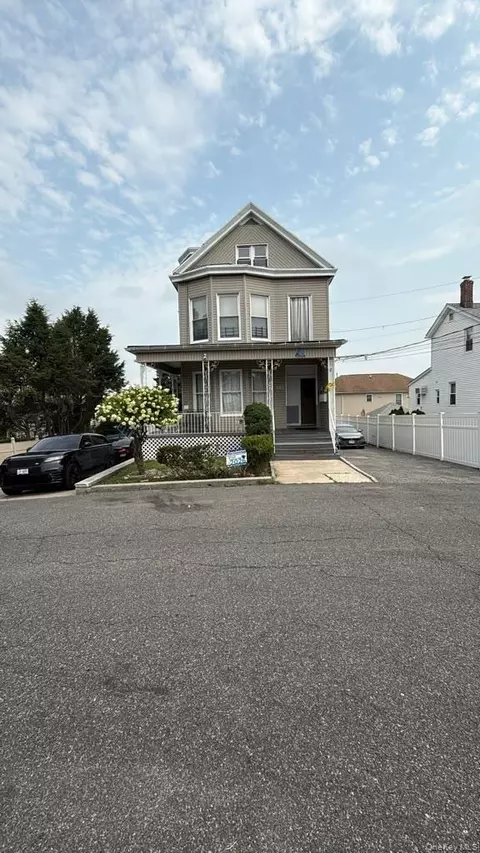 225 Edgewood Ave, Yonkers, NY 10704