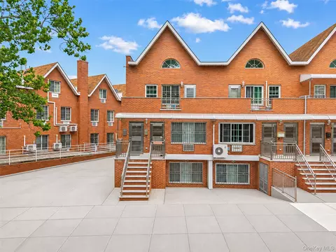 58-11 183rd St, New York, NY 11365