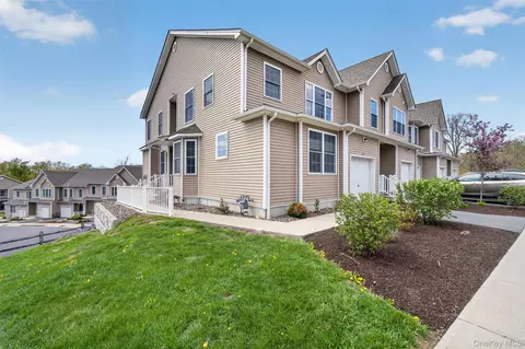 Exterior - 35 Pinto Rd E, Middletown, NY 10941 photo 3 of 7