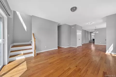 Living - 35 Pinto Rd E, Middletown, NY 10941 photo 4 of 5