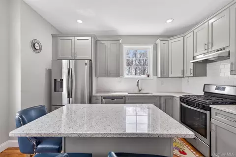 Kitchen - 35 Pinto Rd E, Middletown, NY 10941 photo 3 of 5