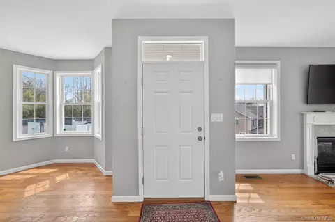 Entry Way - 35 Pinto Rd E, Middletown, NY 10941 photo 1 of 5