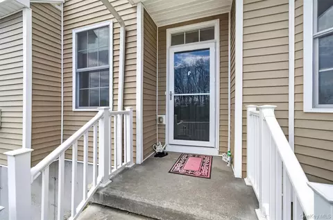 Exterior - 35 Pinto Rd E, Middletown, NY 10941 photo 4 of 7