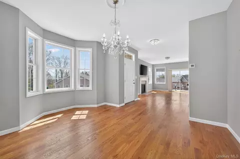 Living - 35 Pinto Rd E, Middletown, NY 10941 photo 5 of 5