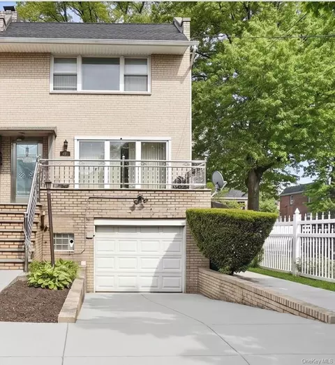 2436 Seymour Ave, New York, NY 10469