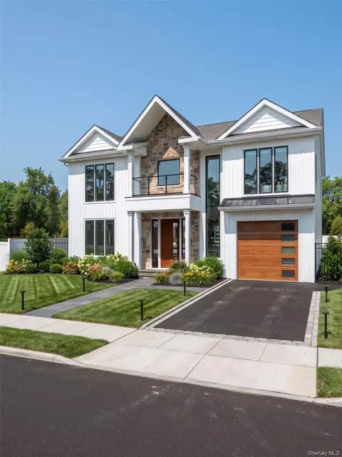 50 Cliff Ln, Levittown, NY 11756