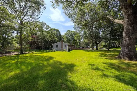 Exterior - 18 Easterly Rd, Hampton Bays, NY 11946 photo 3 of 16
