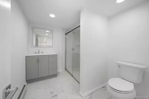 Bath - 18 Easterly Rd, Hampton Bays, NY 11946 photo 2 of 2