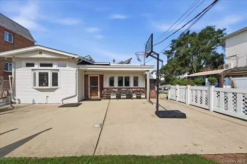 672 Drew St, Brooklyn, NY 11208