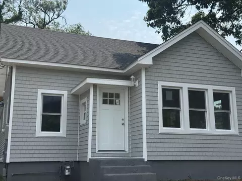 171 S Brookside Ave, Freeport, NY 11520