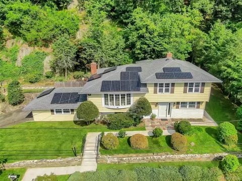 14 Russell Pl, Greenburgh, NY 10522