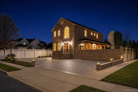 1789 Stuyvesant Ave, Merrick, NY 11566