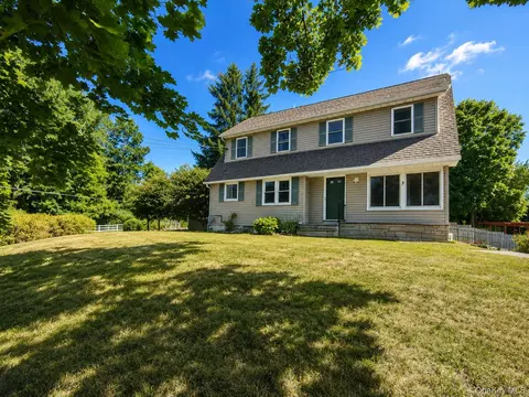 3 Ireland Dr, Arlington, NY 12603