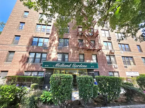 87-01 Midland Pkwy #7D, Jamaica, NY 11432
