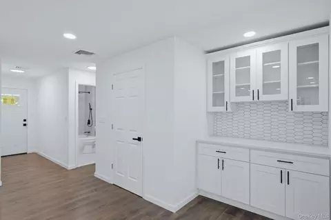 Entry Way - 83 Smith Rd, La Grange, NY 12603 photo 2 of 3