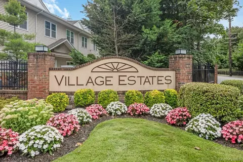 130 Francesca Way, Amityville, NY 11701
