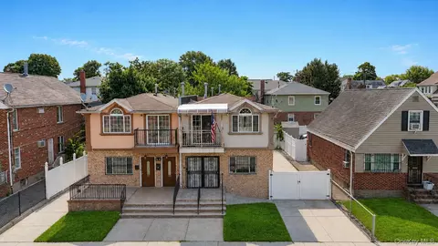 10469 Springfield Blvd, New York, NY 11429