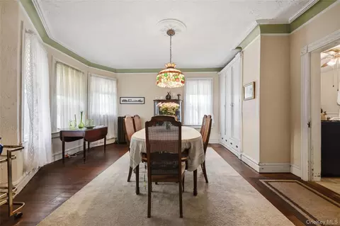 Dining - 68 Jayne Ave, Patchogue, NY 11772 photo 1 of 1