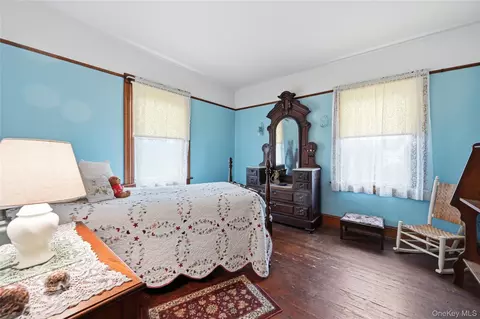 Bedroom - 68 Jayne Ave, Patchogue, NY 11772 photo 3 of 4