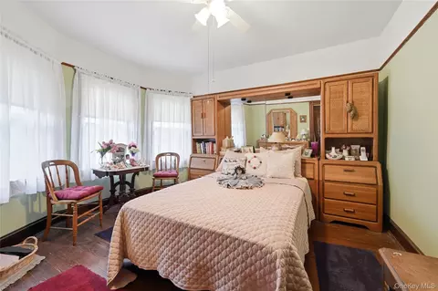 Bedroom - 68 Jayne Ave, Patchogue, NY 11772 photo 2 of 4