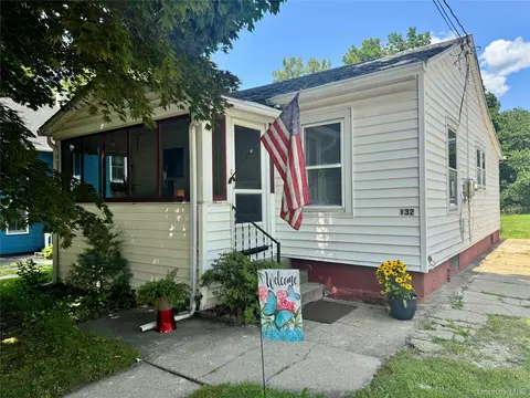 132 Oregon Rd, Cortlandt, NY 10567
