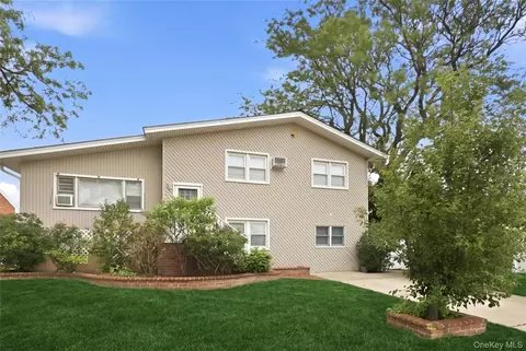 228 Island Pkwy W, Island Park, NY 11558