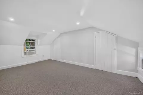 Bedroom - 2 Kemble Ave, Philipstown, NY 10516 photo 3 of 4