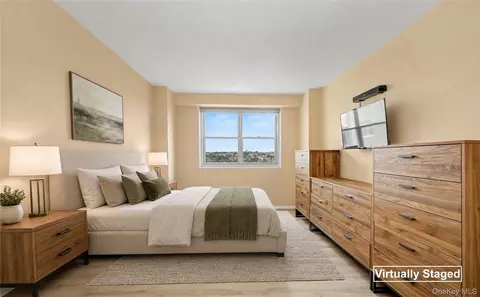 30 Lake St #7A, White Plains, NY 10603