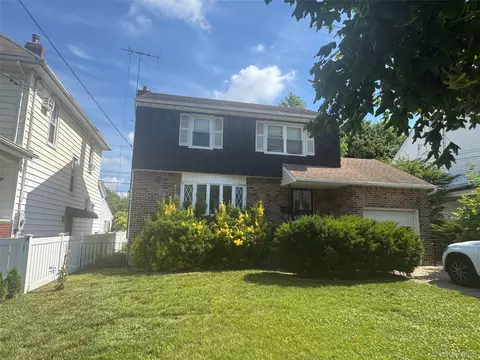 37 Magnolia Ave, North Hempstead, NY 11001