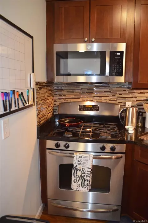Kitchen - 17 Broadway #2F, Harrison, NY 10528 photo 3 of 4