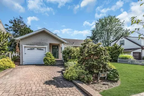 2082 Central Dr N, East Meadow, NY 11554