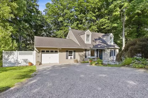 12 Gordon Ave, Bedford, NY 10506