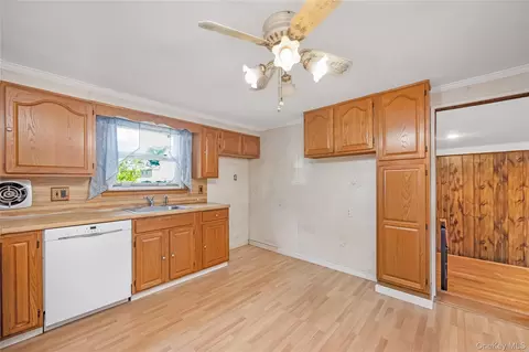 Kitchen - 525 Beech St, Babylon, NY 11703 photo 2 of 2