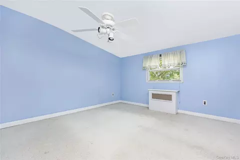 Bedroom - 525 Beech St, Babylon, NY 11703 photo 2 of 3