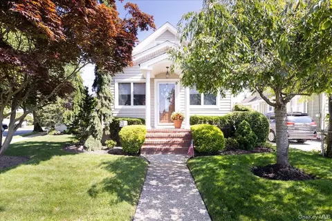 714 Wyckoff Ave, Bellmore, NY 11710