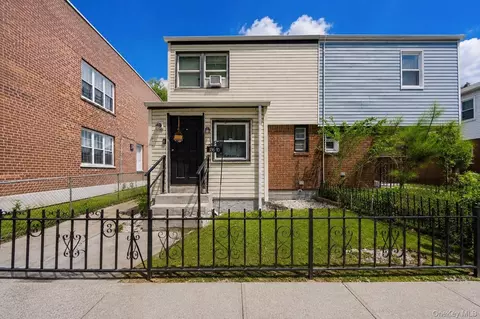 136-10 222nd St, New York, NY 11413