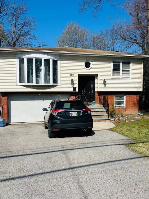147 Westminster Dr, Yonkers, NY 10710
