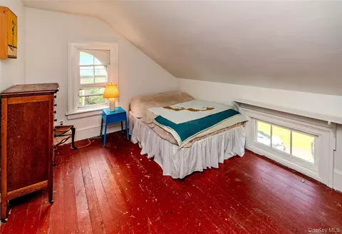 Bedroom - 250 Old St Rte 32, Cornwall, NY 10930 photo 6 of 9