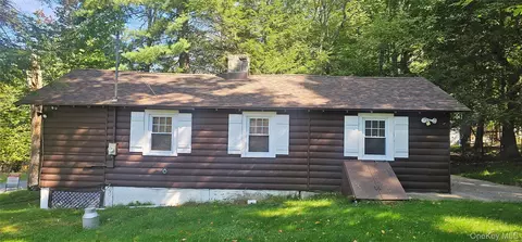 33 W Delaware Pl, Bethel, NY 12720