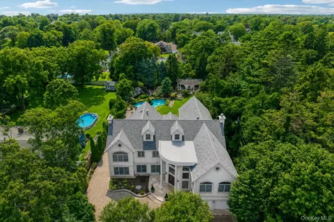 244 Foster Ave, Sayville, NY 11782