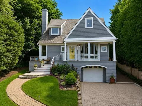 12 Valley Dr, Huntington, NY 11743