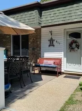 855 Birchwood Rd, Medford, NY 11763